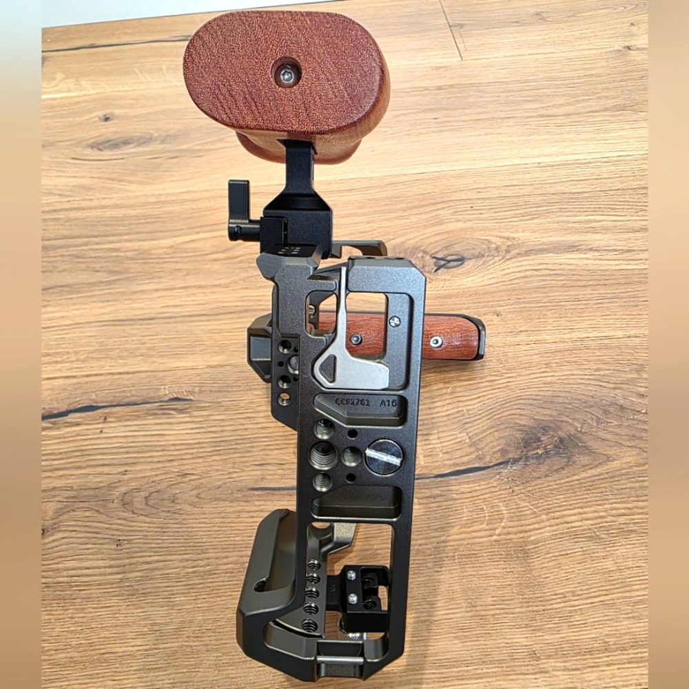SmallRig Black and Brown Camera Cage for Fujifilm XT-4 - Picture 7 of 7